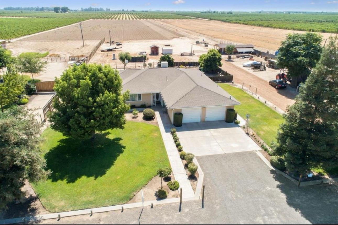 12420 S Chestnut Ave