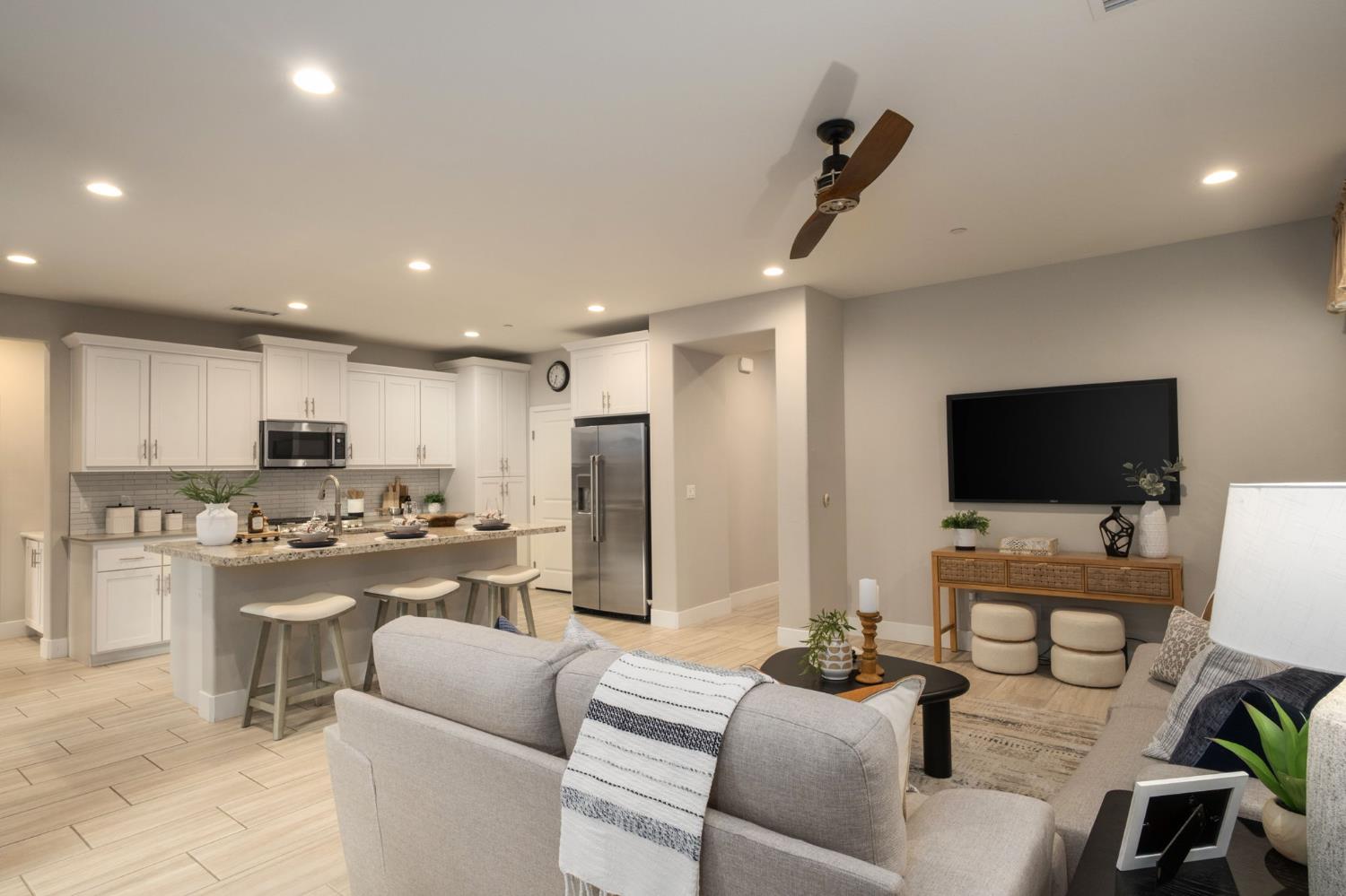 4228 Vineyard Dr, Madera, CA 93636