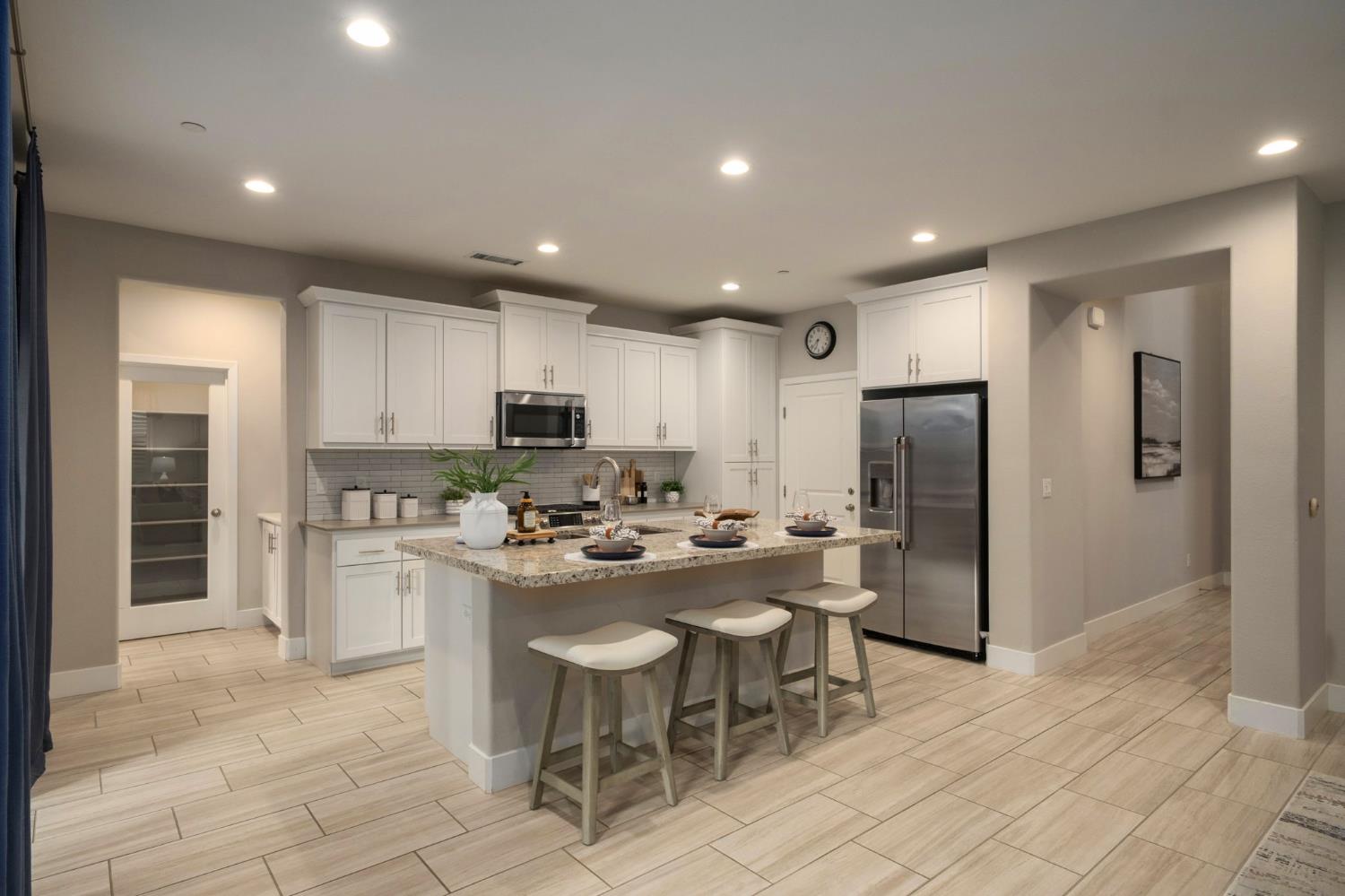 4228 Vineyard Dr, Madera, CA 93636