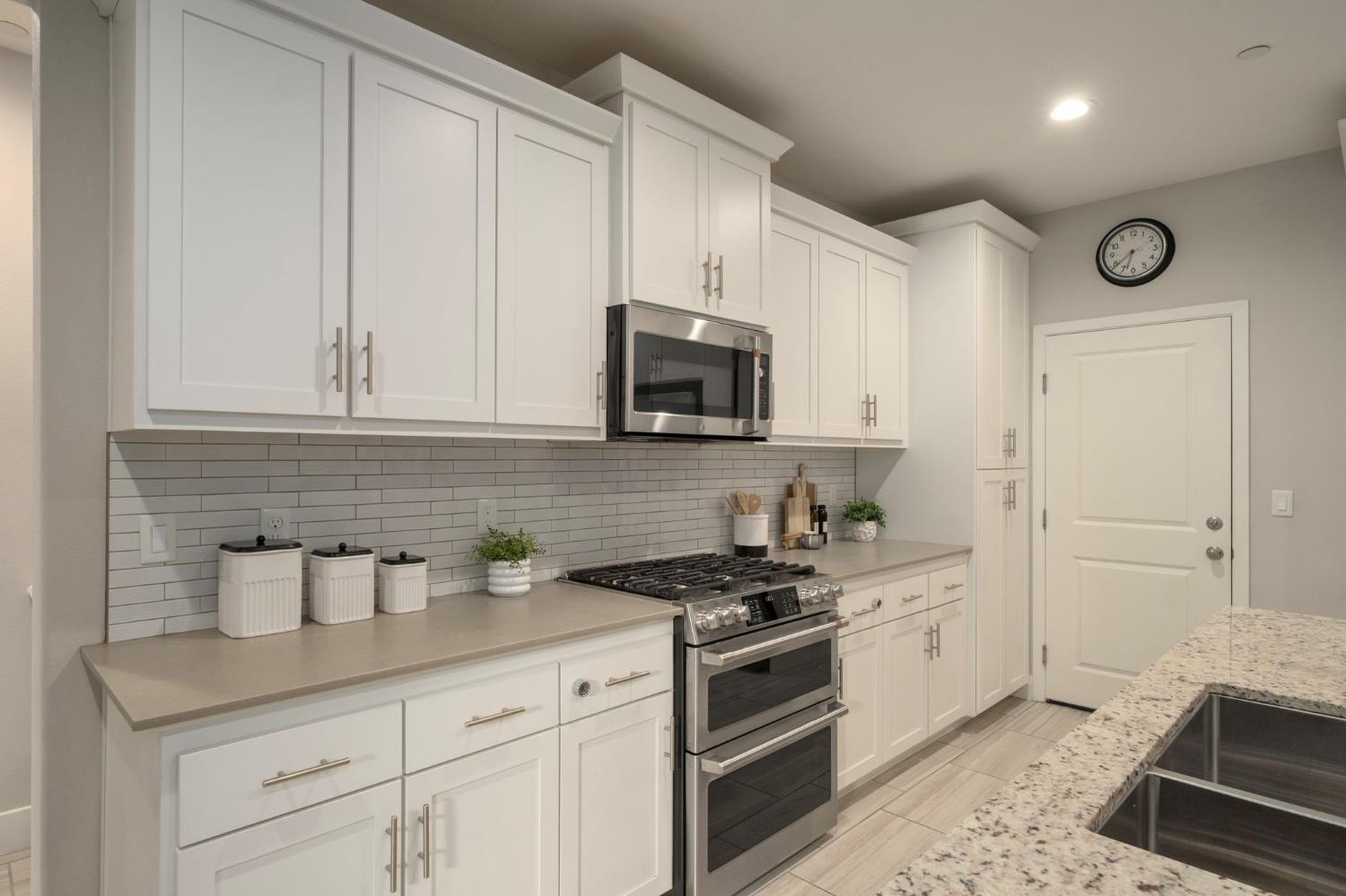 4228 Vineyard Dr, Madera, CA 93636