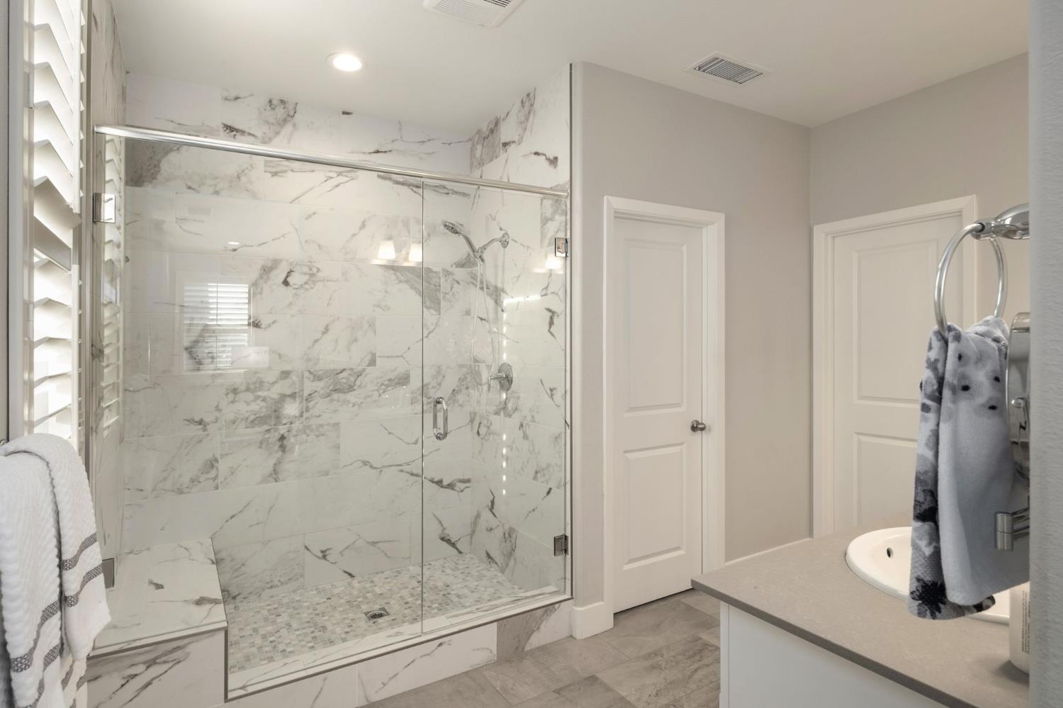 4228 Vineyard Dr, Madera, CA 93636